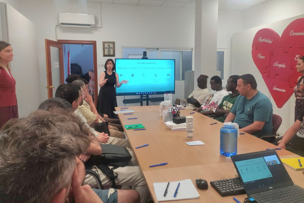 Kerakoll y Cáritas impulsan una formación para mejorar la empleabilidad en el sector de la construcción en Castellón