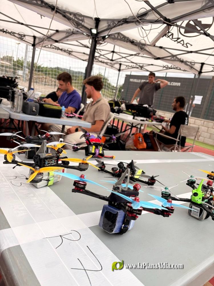 El V Open Nocturno DRL?A re�ne a pilotos nacionales e internacionales en una espectacular noche de competici�n FPV