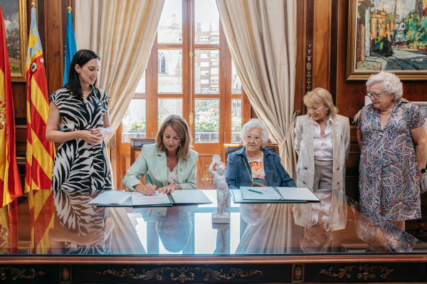 Castellón enriquece su patrimonio cultural con la donación de una escultura de Juan Bautista Adsuara