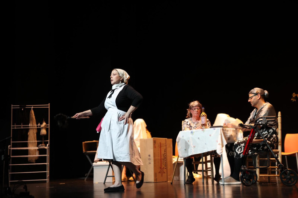 la-escuela-de-teatro-del-centre-municipal-de-les-arts-cierra-el-curso-con-una-muestra-escenica-en-el-teatre-paya