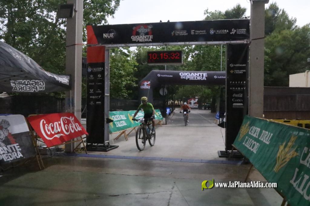 Roberto Bou se impone la Ultramarat�n Gigante de Piedra de Alcora de 200 km 
