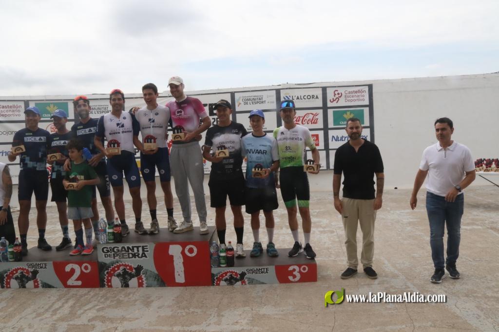 Roberto Bou se impone la Ultramarat�n Gigante de Piedra de Alcora de 200 km 