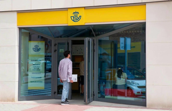 Correos coordina 34 oficinas en la Comunidad Valenciana para facilitar la regularización de migrantes