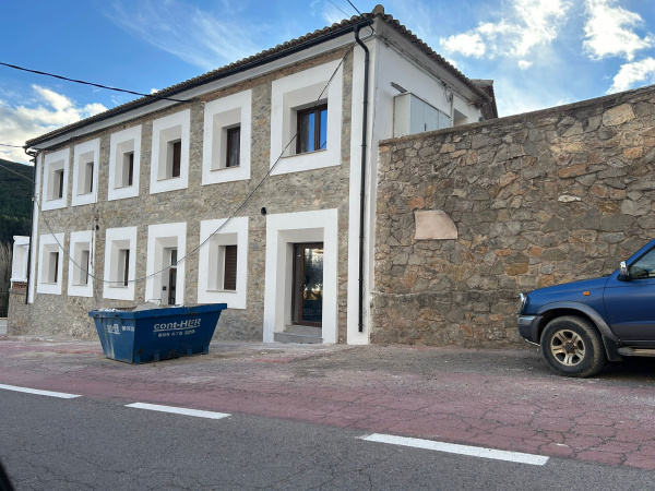 el-consell-aprueba-una-intervencion-de-urgencia-para-actuar-en-el-interior-del-campanario-de-la-iglesia-parroquial-de-teresa