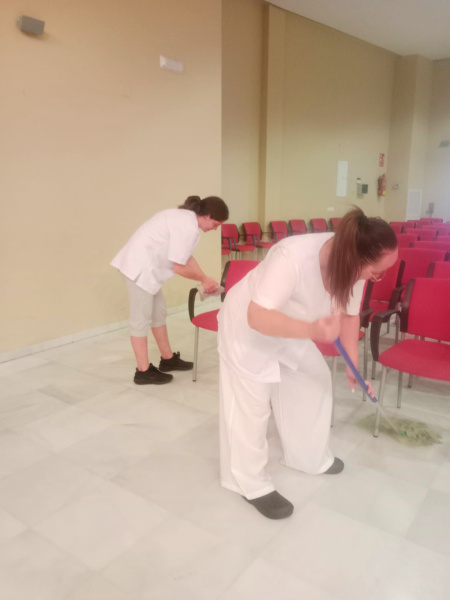 el-ayuntamiento-de-almenara-contrata-a-dos-trabajadoras-para-reforzar-la-limpieza-de-edificios-municipales