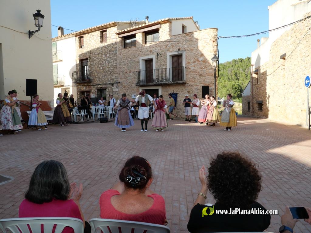 Gran �xito del Encuentro de grupos folcl�ricos de Alcora y Castell�n en Araya