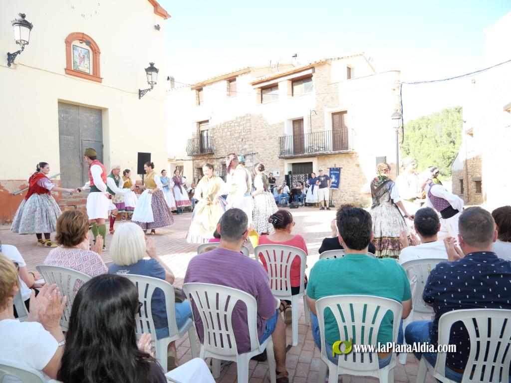 Gran �xito del Encuentro de grupos folcl�ricos de Alcora y Castell�n en Araya