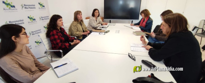 las-vecinas-de-la-era-y-la-mancomunidad-del-alto-palancia-crean-la-biblioteca-comarcal-itinerante