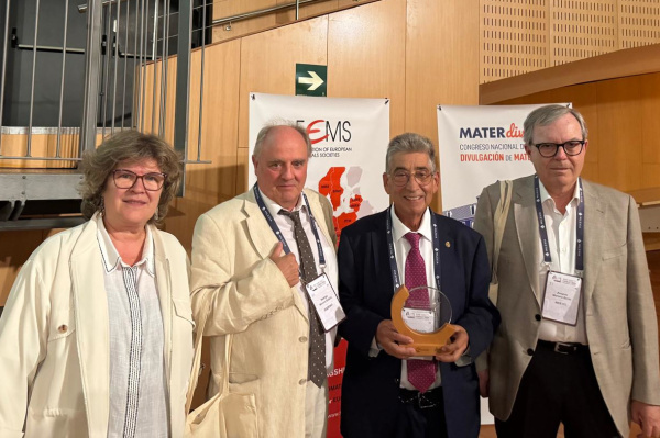 El catedràtic de Química Inorgànica de l'UJI, Joan Baptista Carda Castelló, rep el premi SOCIEMAT–ACERS Espanya 2026