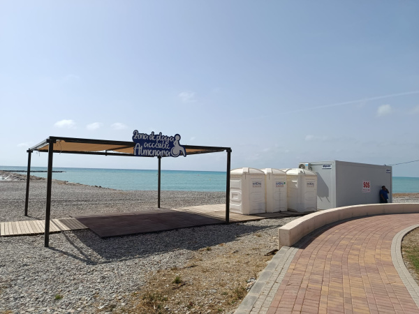 almenara-activa-este-sabado-el-servicio-de-socorrismo-y-playa-accesible-en-la-playa-casablanca