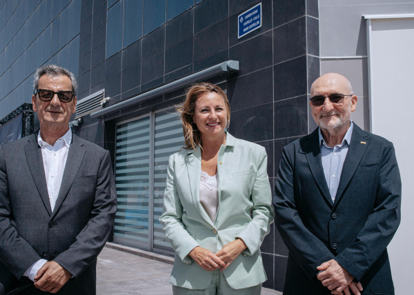 el-ayuntamiento-dedica-una-calle-a-radio-castellon-en-reconocimiento-a-sus-93-a-os-de-historia