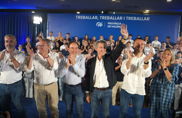 Pérez Llorca promet a Feijóo deixar-se la pell perquè sigui president i recuperar el que el sanxisme ha tret a la Comunitat Valenciana