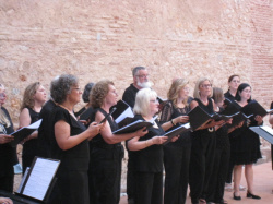 Intercanvi coral entre Castell� i Borriana al Jard� Arqueol�gic del Centre Municipal de Cultura La Merc� de Burriana