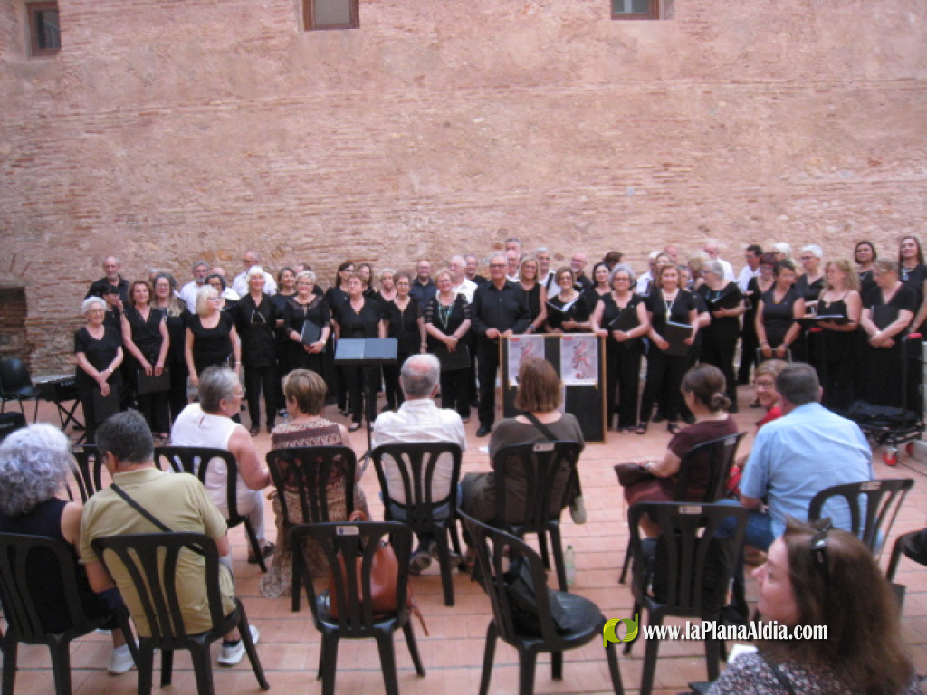 Intercanvi coral entre Castell� i Borriana al Jard� Arqueol�gic del Centre Municipal de Cultura La Merc� de Burriana