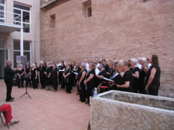 Intercanvi coral entre Castell� i Borriana al Jard� Arqueol�gic del Centre Municipal de Cultura La Merc� de Burriana