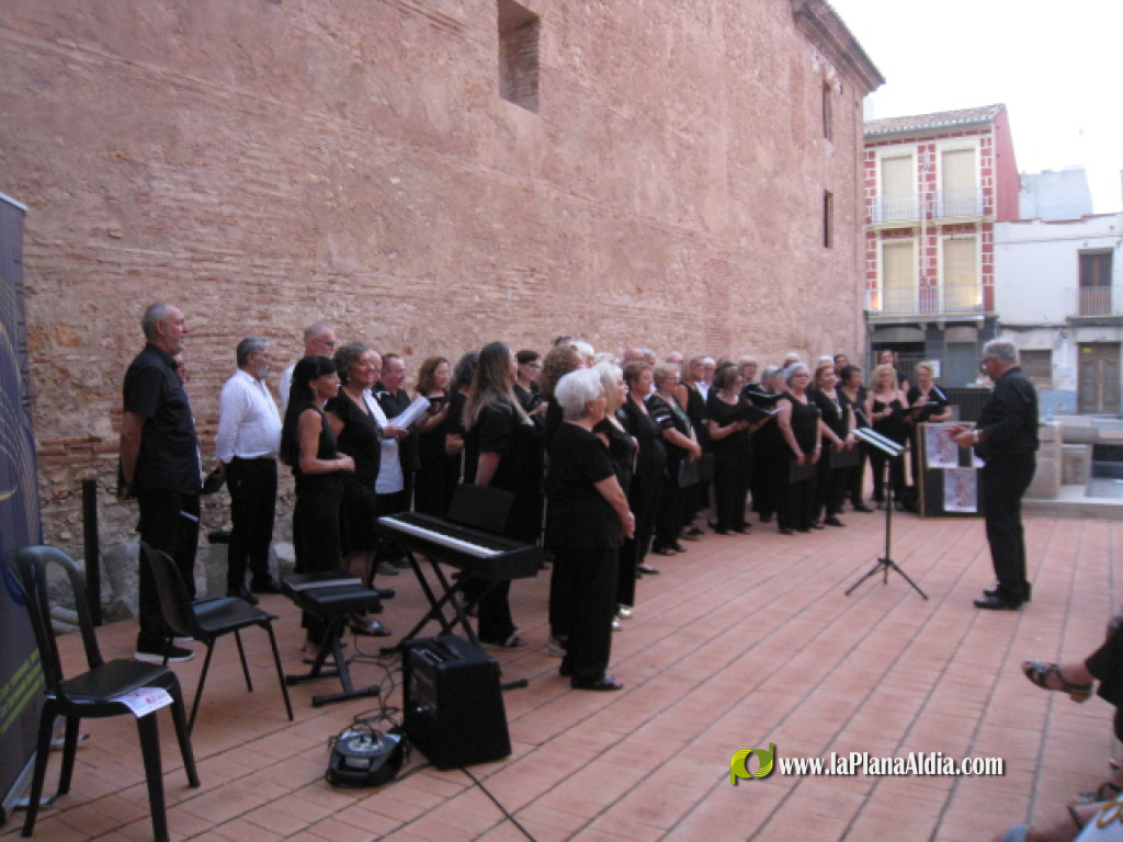 Intercanvi coral entre Castell� i Borriana al Jard� Arqueol�gic del Centre Municipal de Cultura La Merc� de Burriana