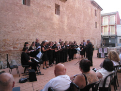Intercanvi coral entre Castell� i Borriana al Jard� Arqueol�gic del Centre Municipal de Cultura La Merc� de Burriana