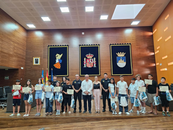 Los escolares de Oropesa del Mar reciben sus diplomas de Educación Vial