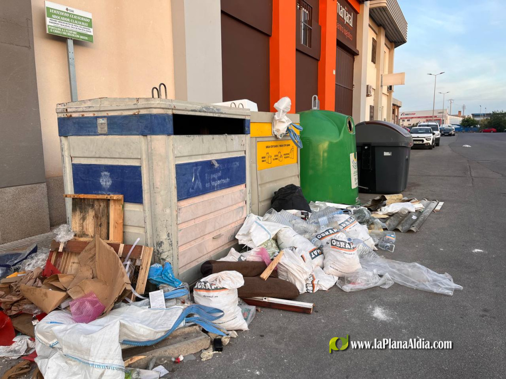 Compromís denuncia el abandono de los polígonos industriales mientras el Ayuntamiento prioriza las multinacionales