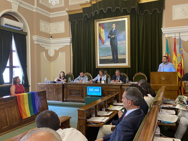 El gobierno de Begoña Carrasco veta la declaración institucional del PSPV por el Día del Orgullo y obliga al PP a debatir su moción por un error de tramitación