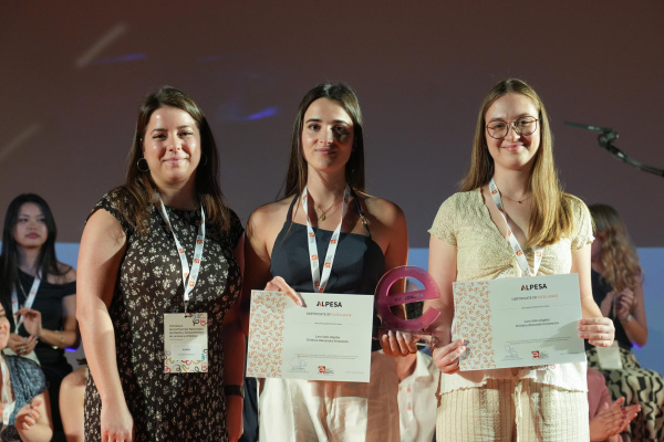 Dos estudiantes de la UJI ganan el XVII Premios Nacionales de Envase por un embalaje sostenible para joyería