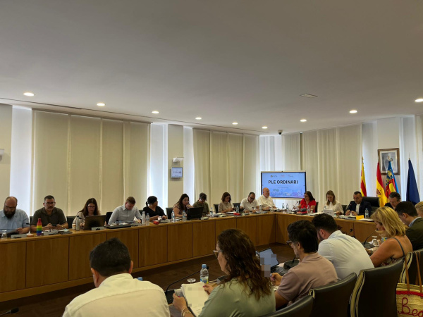Urbanismo y pago a proveedores centran un pleno que aprueba más de 910.000 euros en facturas y avanza en proyectos estratégicos para Vila-real