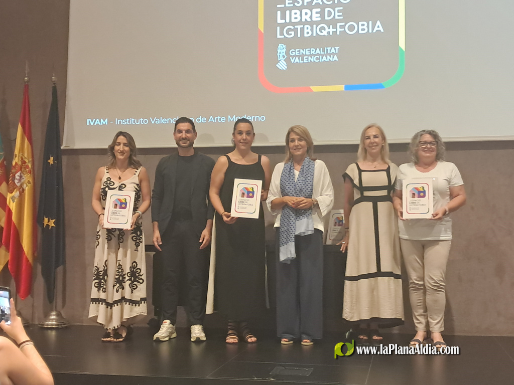 Moncofa recibe el distintivo Espacio Libre de LGTBIQ+FOBIA en la Comunitat Valenciana