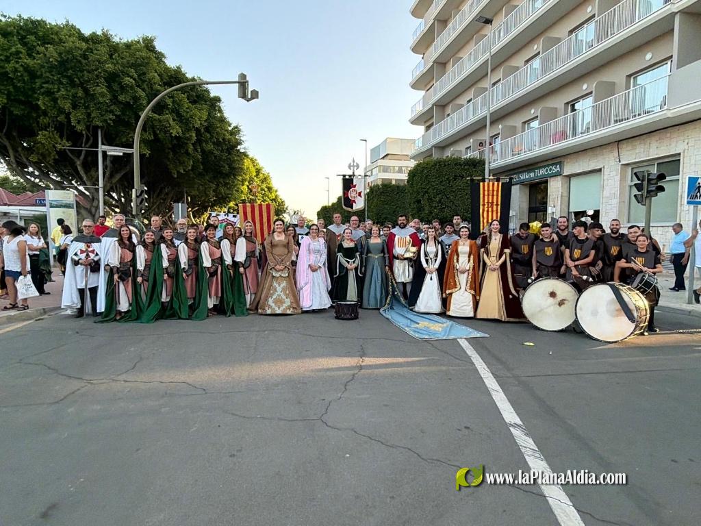 La Cavalcada del Mar recupera les seues arrels marineres amb la carrossa de Nept� al Grau de Castell�, en la primera gran jornada de les festes de Sant Pere de 2026.