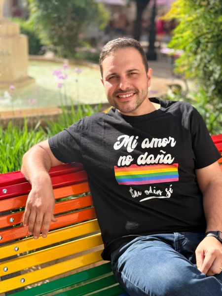 José Luis López acusa a Begoña Carrasco de convertir el Orgullo en una operación de imagen mientras PP y Vox niegan los derechos del colectivo LGTBI