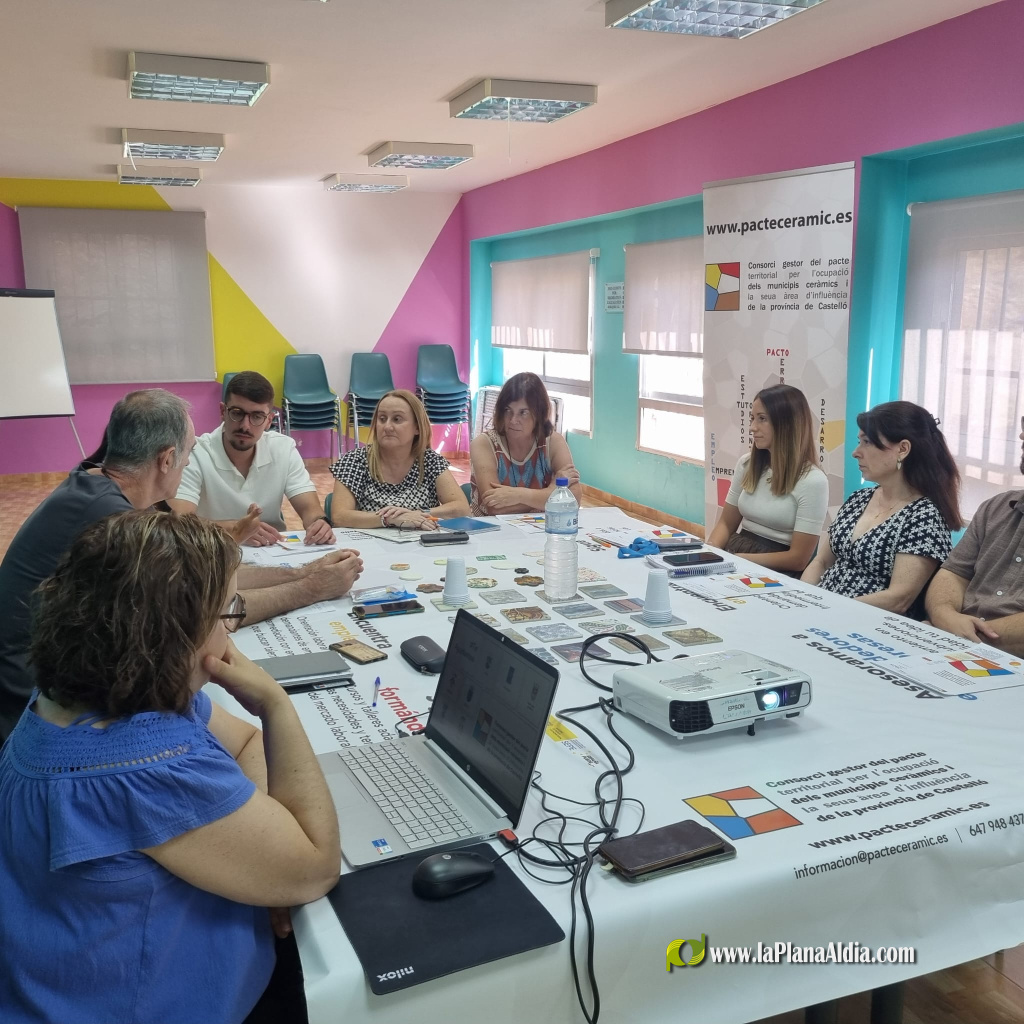 La Generalitat Valenciana refuerza el Pacto Territorial para el Empleo en los municipios cerámicos con una visita institucional