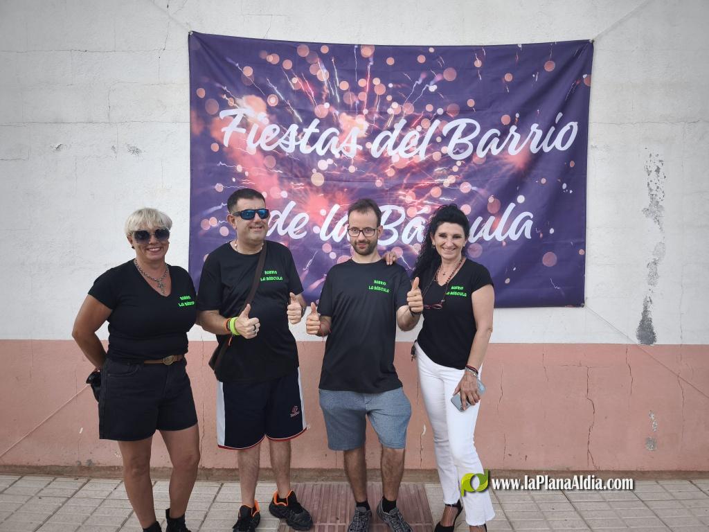 El Barrio La Bascula organiza sus fiestas tras recibir la llave del Barrio La Sangre