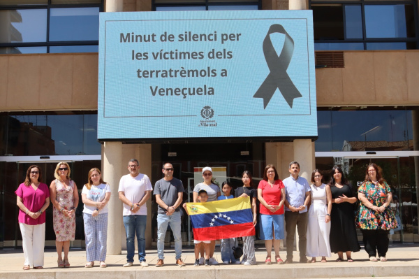 El Ayuntamiento de Vila-real celebra un minuto de silencio en apoyo a las víctimas de los terremotos en Venezuela