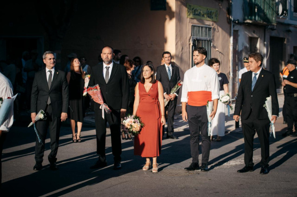 el-grao-honra-a-sant-pere-con-ofrenda-floral-y-procesion-por-la-darsena-pesquera