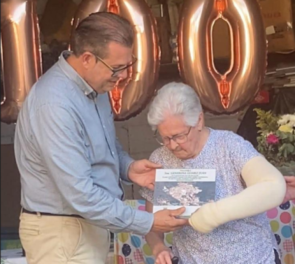 alfondeguilla-rinde-homenaje-a-generosa-gomez-juan-por-sus-100-a-os-de-vida