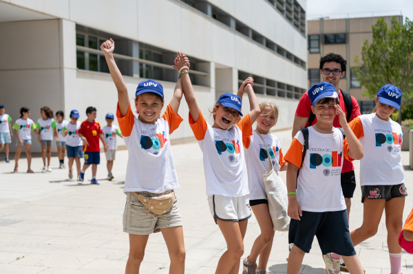 La Escola d'Estiu del Poli inaugura su trigésima novena edición en Valencia con 1.500 escolares