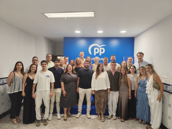 El PP de Burriana renueva Nuevas Generaciones y celebra su cena de verano para encarar la recta final