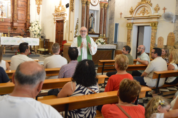 Sant Cristòfol reúne a unos 40 vehículos en Vila-real con bendición de camiones y misa en el Termet
