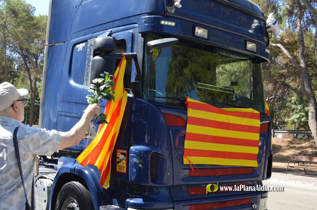 Sant Crist�fol reuneix uns quaranta vehicles a Vila-real amb la b�nedici� dels camions i una missa al Termet