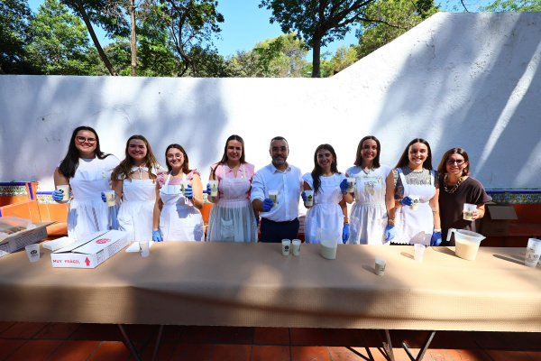 La Festa del Termet celebra su jornada matinal con procesión y porrat popular