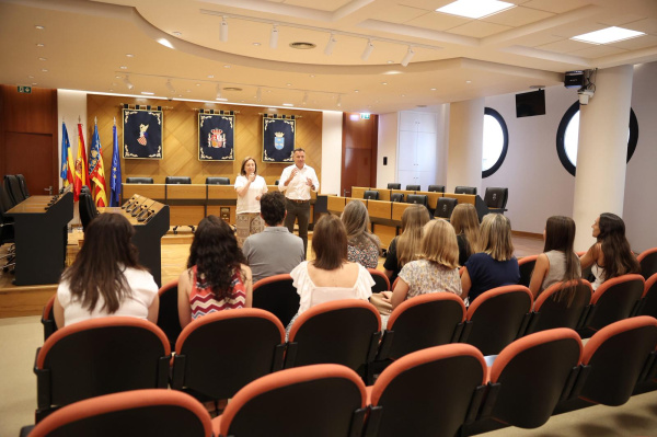Burriana incorpora 14 auxiliares administrativos de carrera y continúa reduciendo la temporalidad en la plantilla municipal