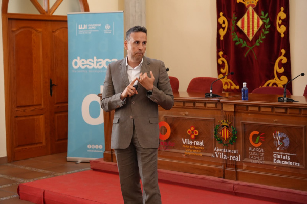 Vila-real refuerza su compromiso con la innovación industrial en una jornada sobre electrificación y almacenamiento energético