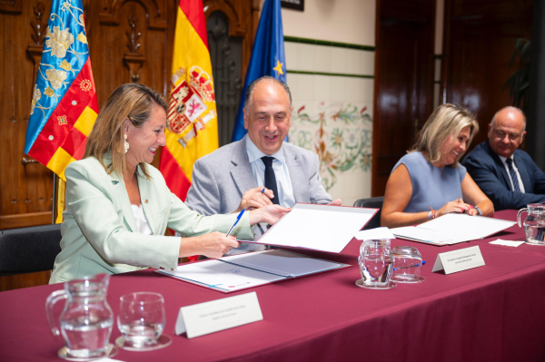 castellon-y-la-diputacion-firman-protocolo-para-reforzar-emergencias-en-zonas-limitrofes-con-el-consorcio-de-bomberos