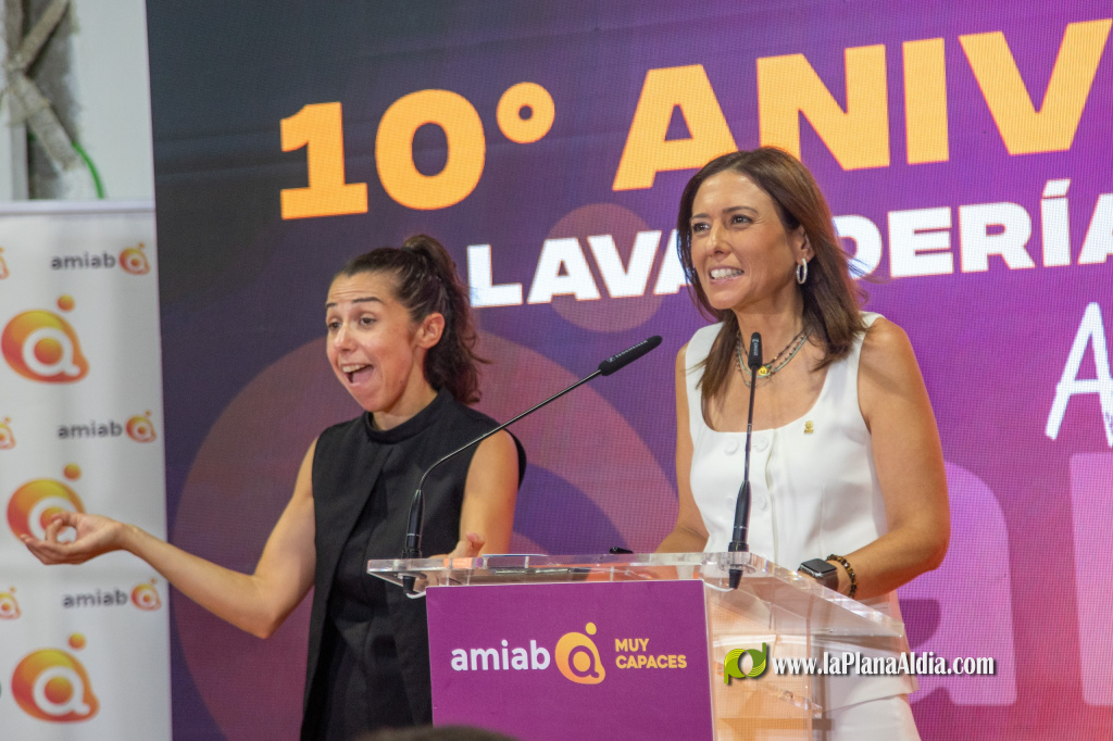 L'entitat amiab commemora el seu des� aniversari a la bugaderia d'Almassora, Castell�, en un acte en el qual van participar treballadors, la direcci�, institucions, clients i col�laboradors.