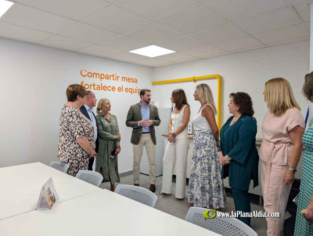 L'entitat amiab commemora el seu des� aniversari a la bugaderia d'Almassora, Castell�, en un acte en el qual van participar treballadors, la direcci�, institucions, clients i col�laboradors.