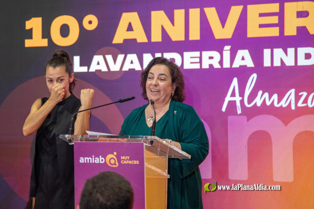 L'entitat amiab commemora el seu des� aniversari a la bugaderia d'Almassora, Castell�, en un acte en el qual van participar treballadors, la direcci�, institucions, clients i col�laboradors.