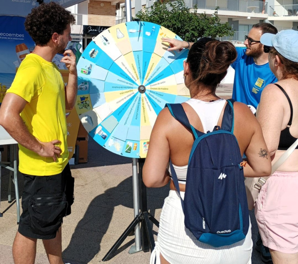 Almassora impulsa el reciclaje en sus playas con la campaña de sensibilización ambiental Consermar