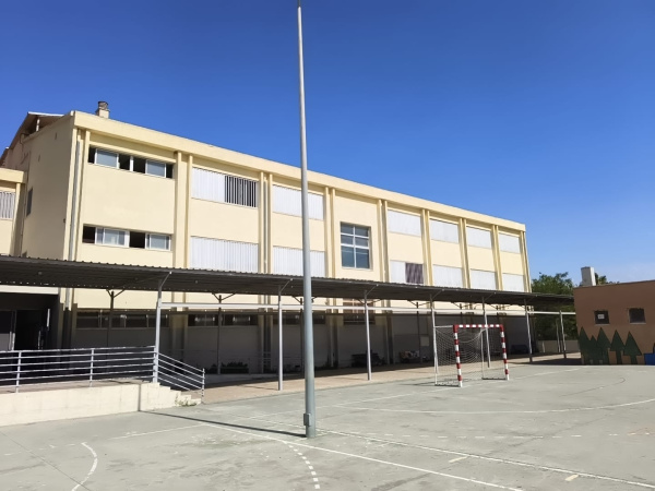 Docentes del IES Miquel Peris del Grau reclaman un plan de rehabilitación energética ante el estado de muchos centros educativos