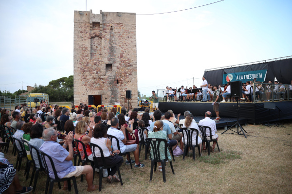 El Centre Municipal de les Arts de Burriana clausura la Semana Musical con un concierto de música y danza en la Torre del Mar