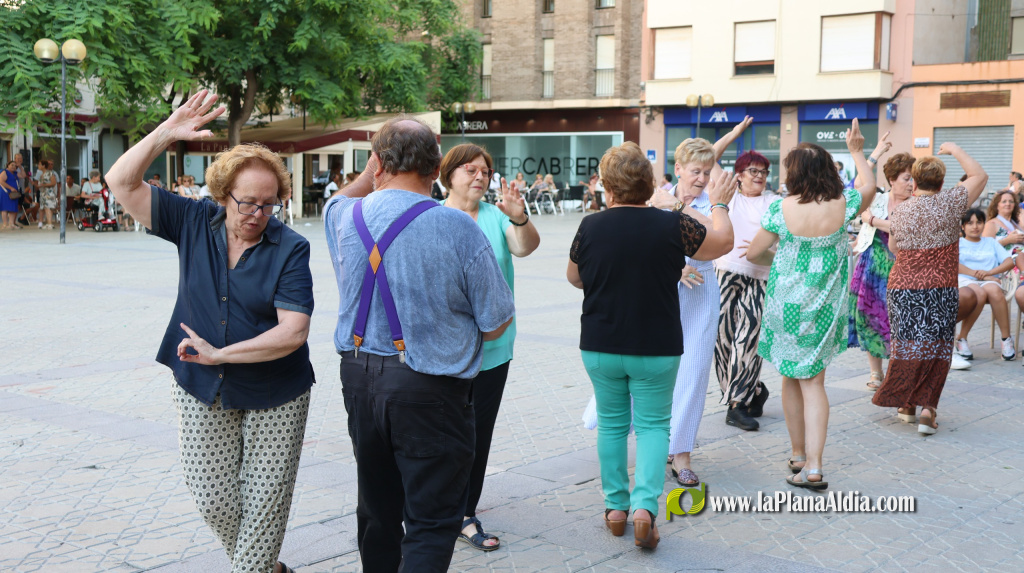 Onda programa Vesprades de Balls para el envejecimiento activo este verano