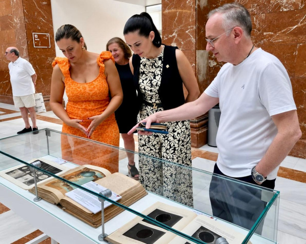 Castellón conmemora los eclipses en la exposición del Archivo Municipal